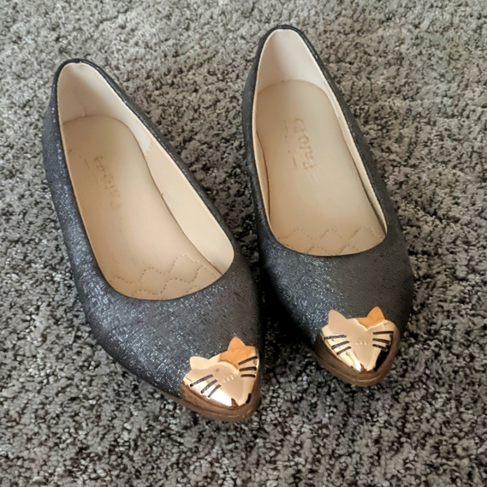 Charcoal & Gold Elegant Cat Flats